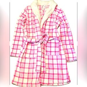Cozy Pink and White Plush Robe. Excellent condition. Women’s Size M/L